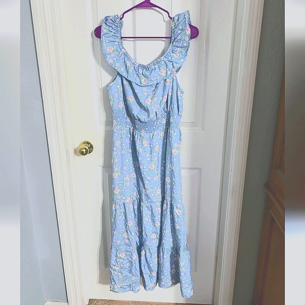 EUC Strapless Blue Off-the-Shoulder Ditsy Floral Maxi Dress